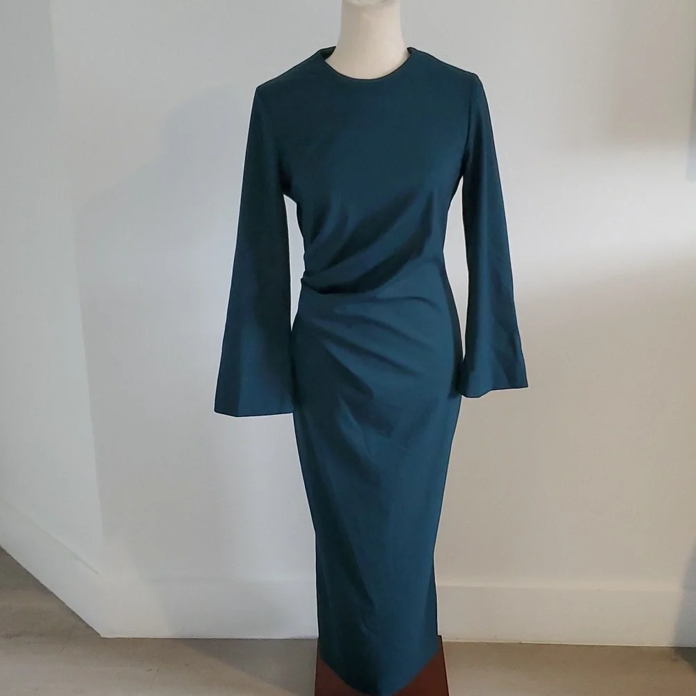 Zara women’s emerald green women’s dress with side ruching size M new with tags